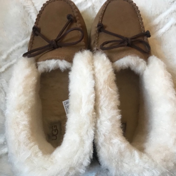 UGG Alena Moccasin - Picture 3 of 14